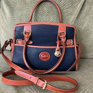 Dooney & Bourke R212 'All Weather' Black-tan Cross-body Zip-top Satchel Handbag